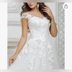 Short/knee length scoop neck sleeveless pretty wedding dress size 16